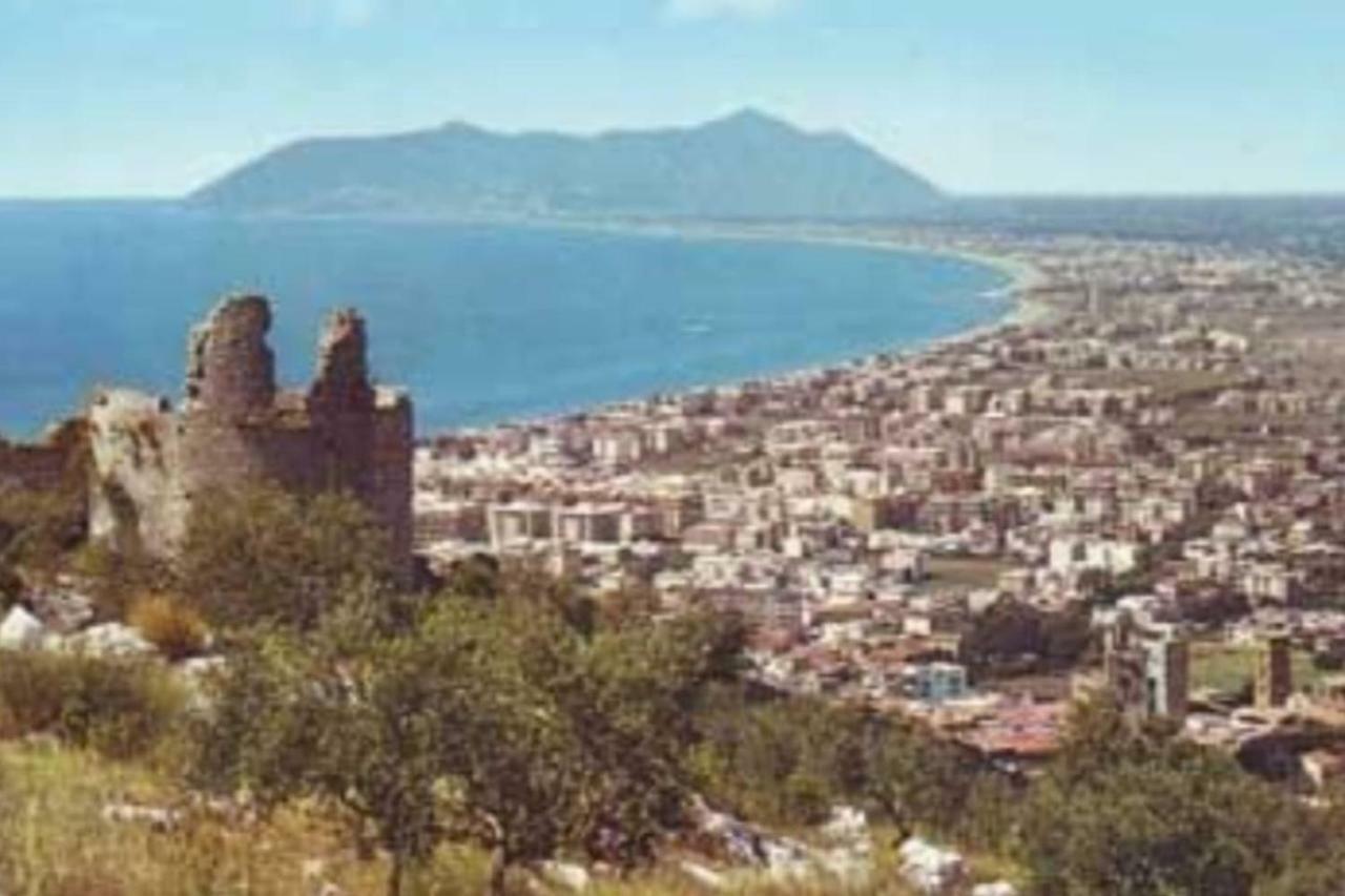 Art Deco City Center Near The Beach! Terracina Exteriér fotografie